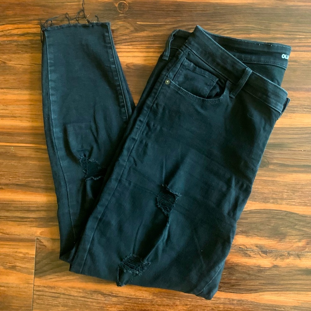 Old Navy Black Distressed Rockstar Jeans! 🖤